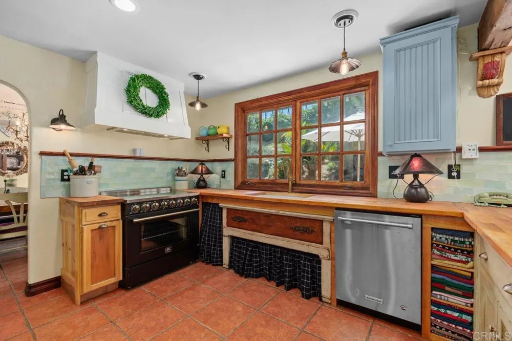 345 Osborne Street Vista, CA 92084