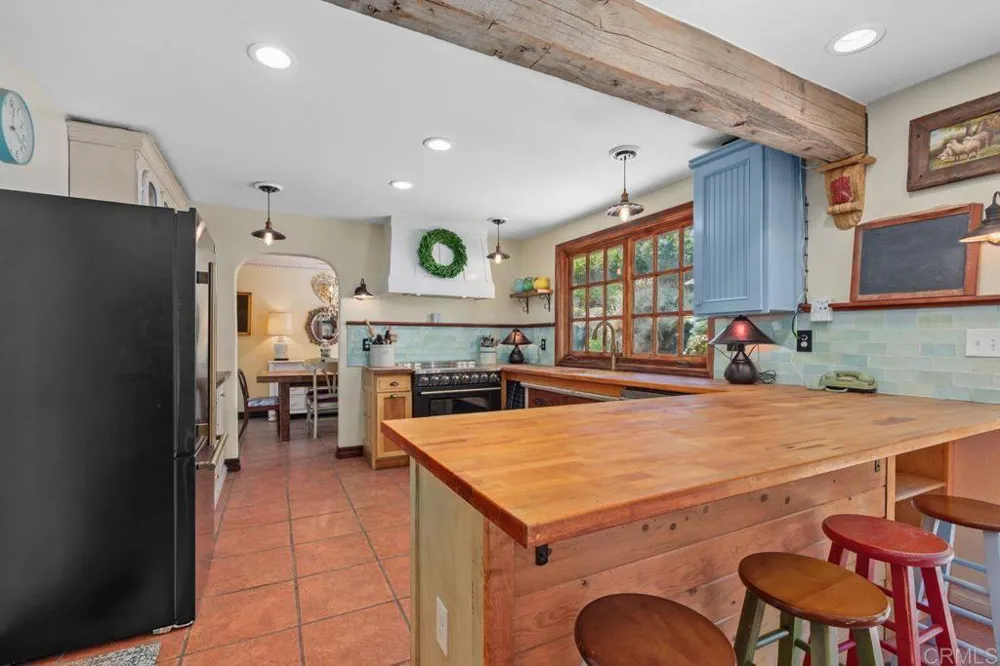 345 Osborne Street Vista, CA 92084