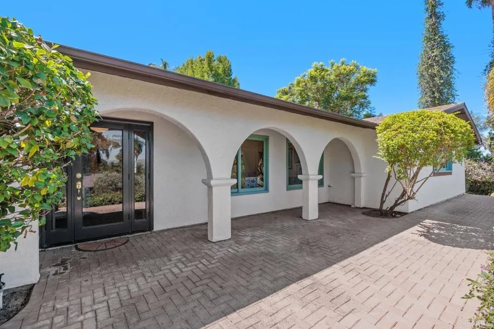 345 Osborne Street Vista, CA 92084