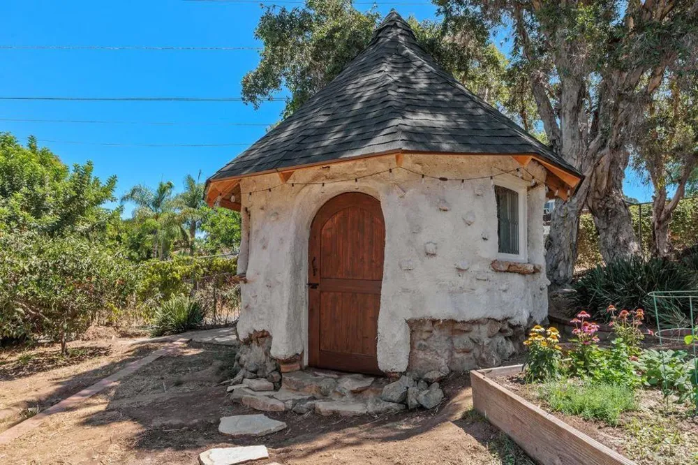 345 Osborne Street Vista, CA 92084