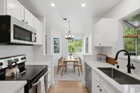 8035 Mountain View Drive #B