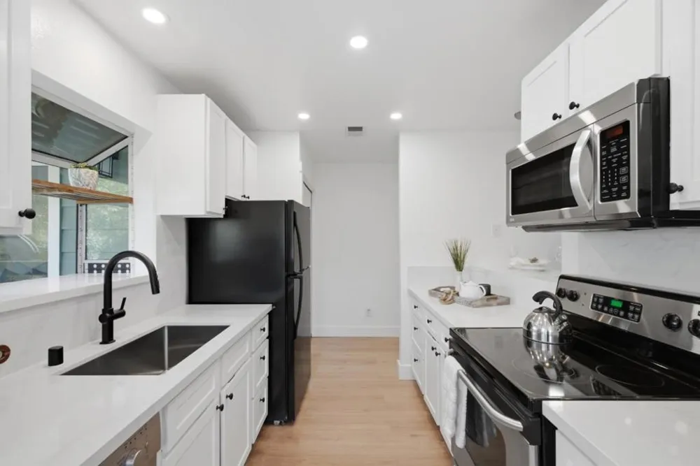 8035 Mountain View Drive #B Pleasanton, CA 94588
