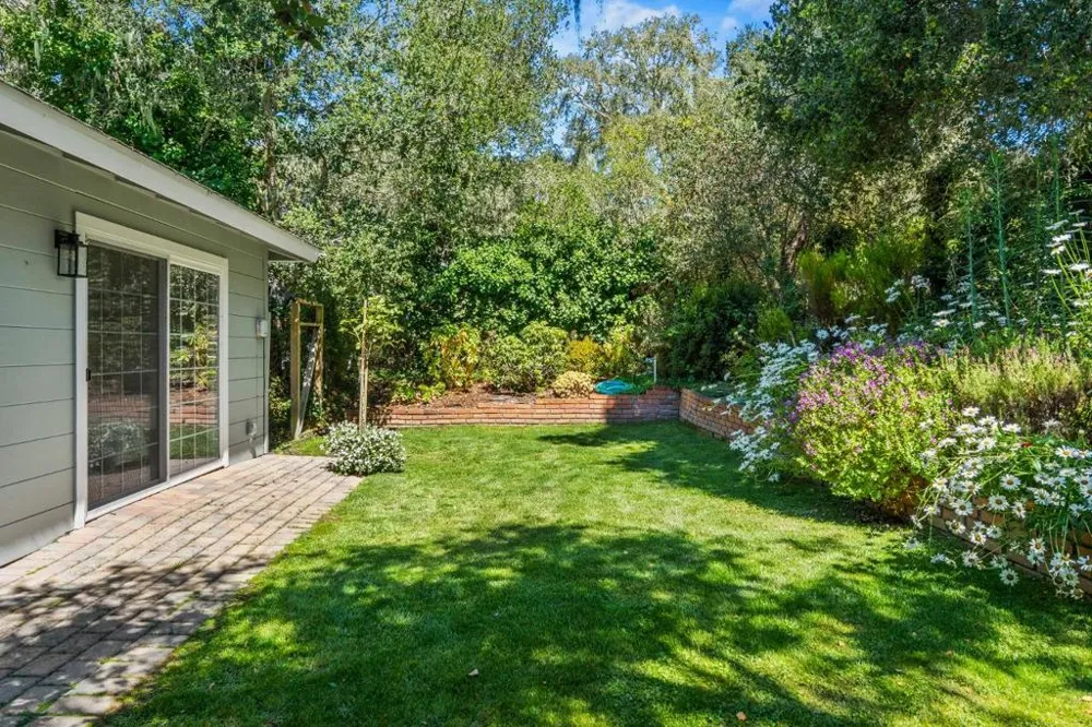 25349 Flanders Drive Carmel, CA 93923
