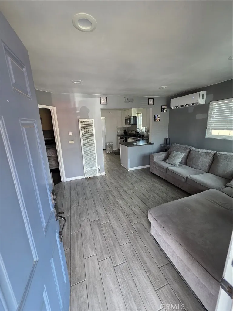 935 S Main Pomona, CA 91766