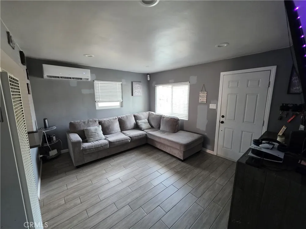 935 S Main Pomona, CA 91766