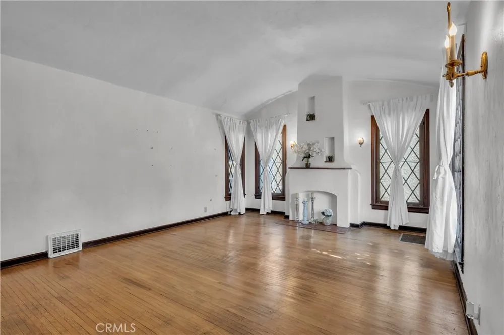 79 Berkeley Avenue Pasadena, CA 91107