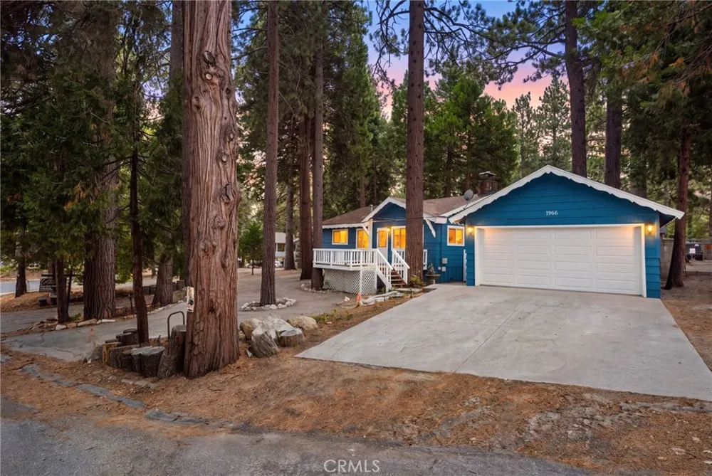1966 Oakleaf Court Running Springs, CA 92382