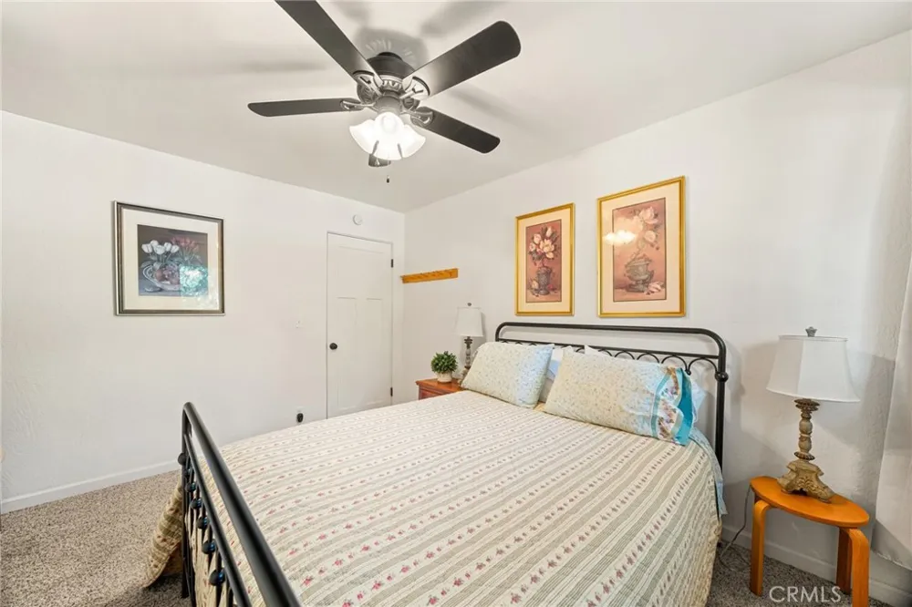 1966 Oakleaf Court Running Springs, CA 92382
