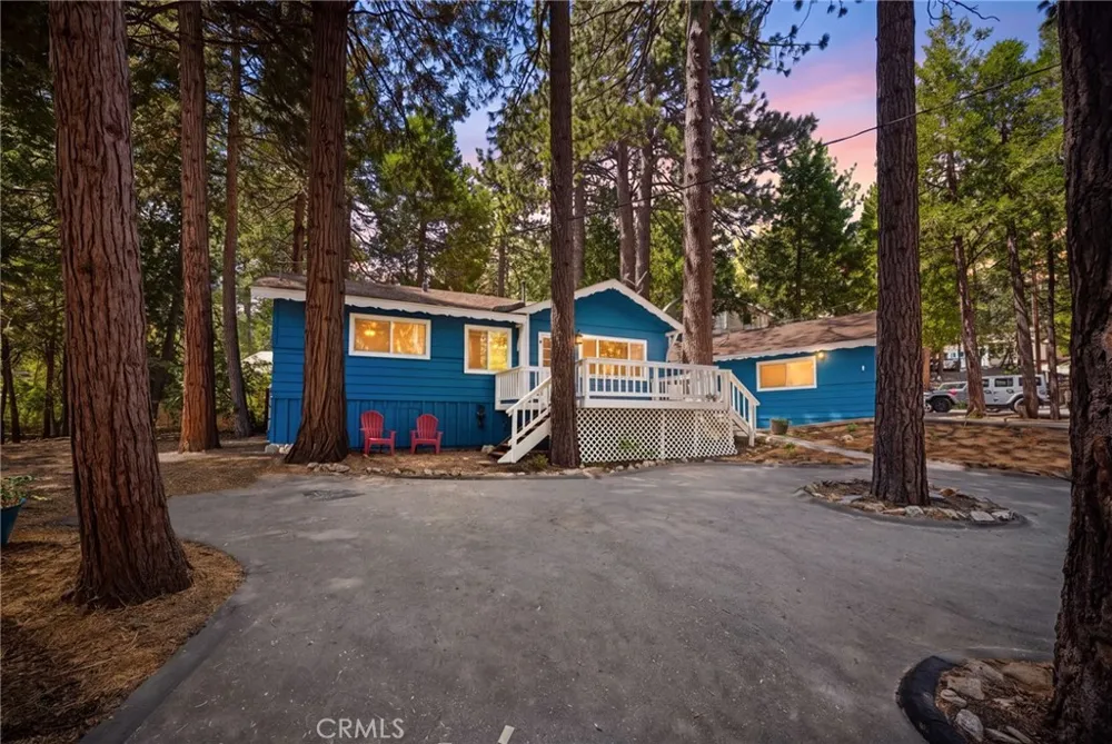 1966 Oakleaf Court Running Springs, CA 92382