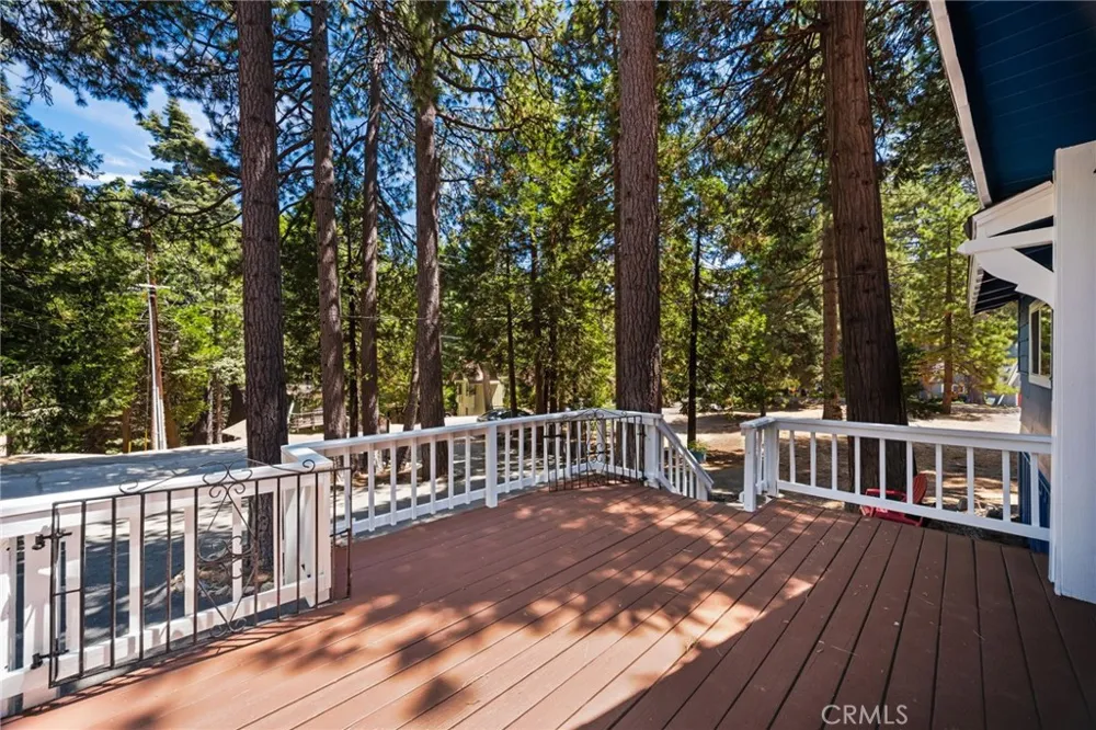 1966 Oakleaf Court Running Springs, CA 92382