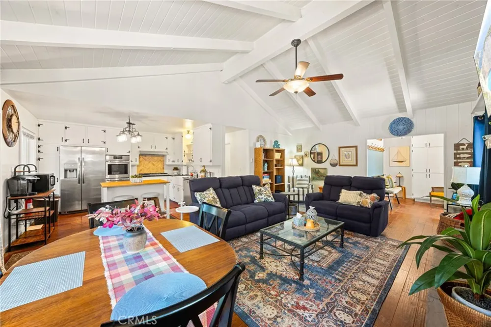 1966 Oakleaf Court Running Springs, CA 92382