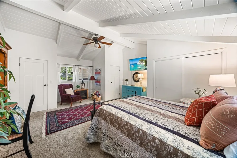 1966 Oakleaf Court Running Springs, CA 92382