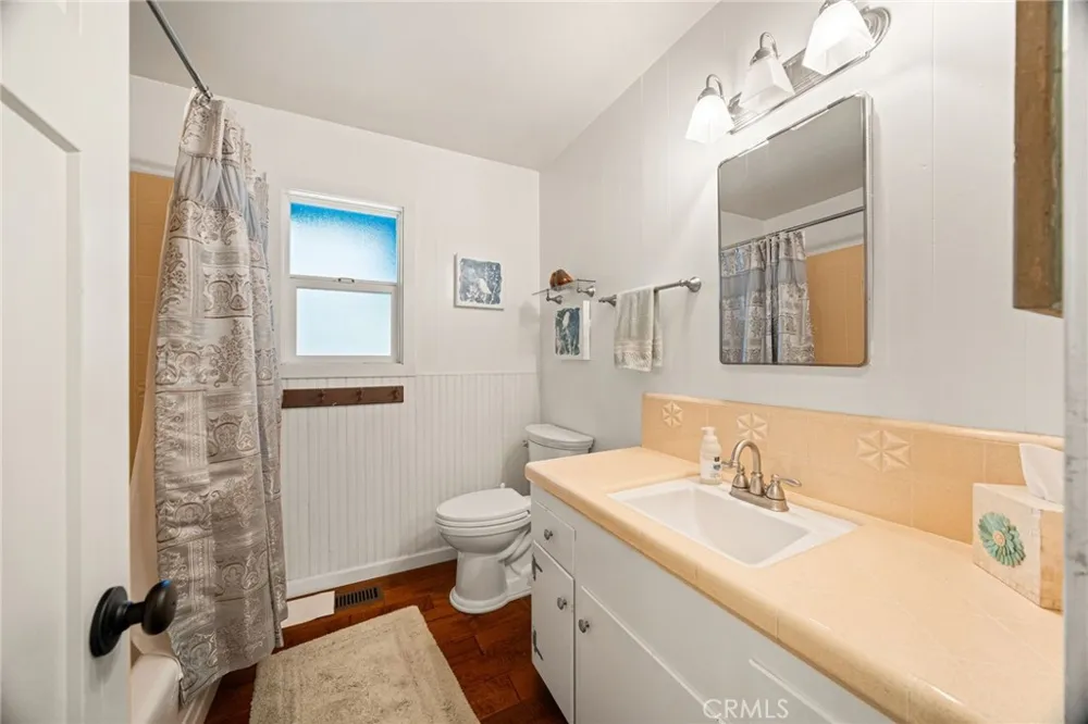 1966 Oakleaf Court Running Springs, CA 92382