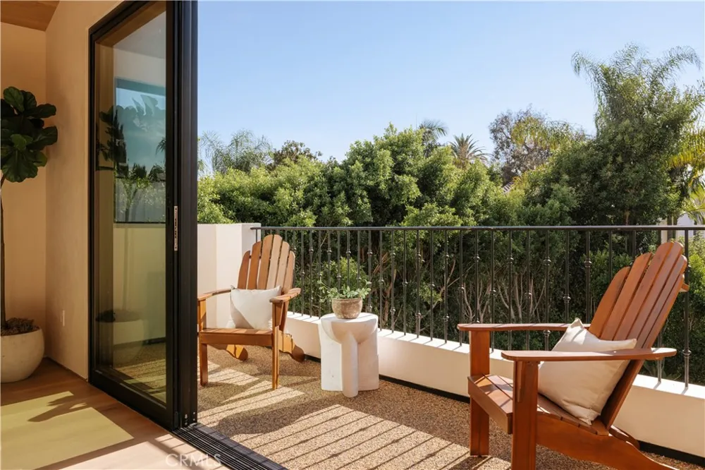4523 Katherine Avenue Sherman Oaks, CA 91423