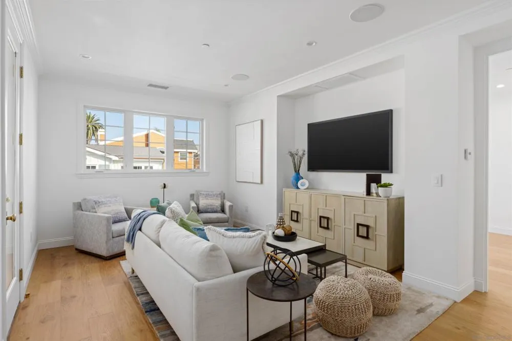 711 H Ave Coronado, CA 92118