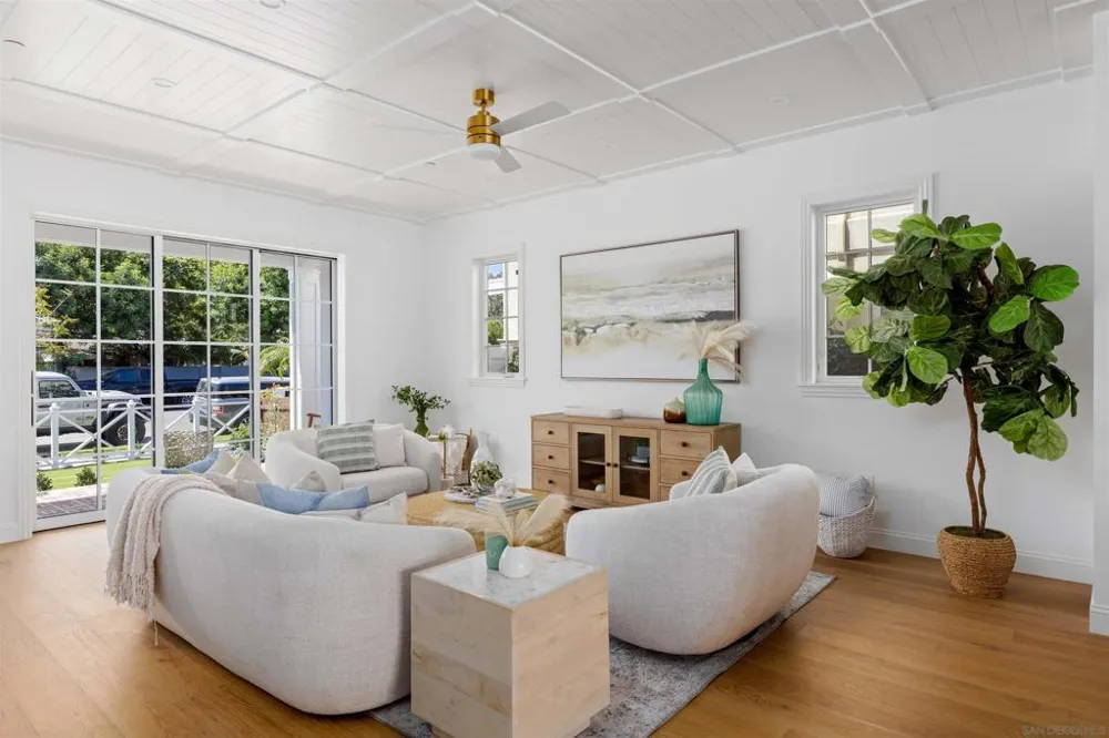 711 H Ave Coronado, CA 92118