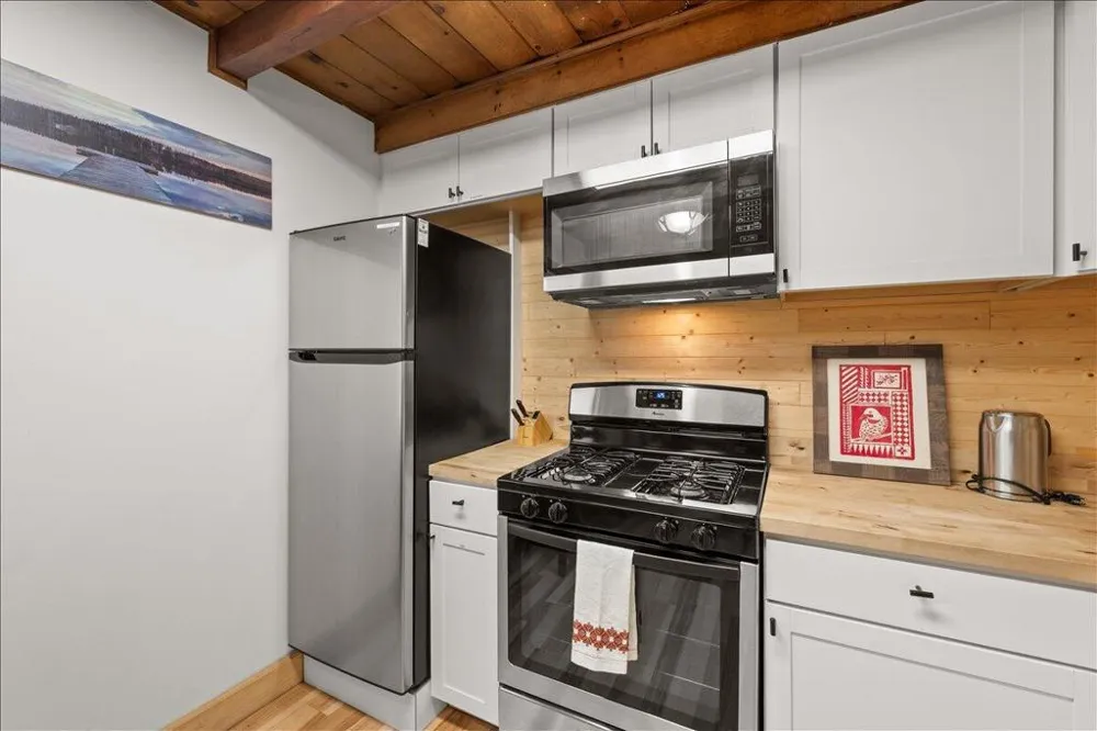 447 Chickadee Drive Big Bear, CA 92315