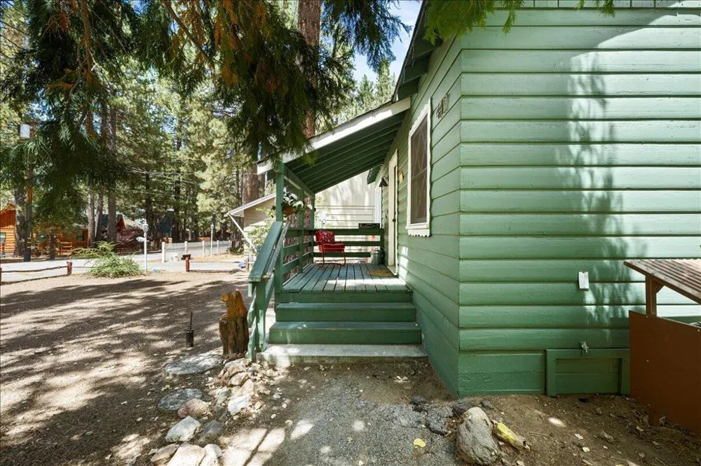 447 Chickadee Drive Big Bear, CA 92315