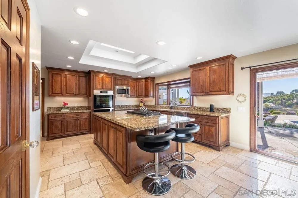 33 Gateview Fallbrook, CA 92028