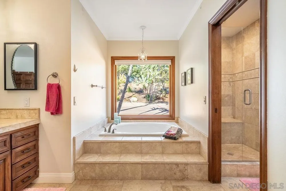 33 Gateview Fallbrook, CA 92028