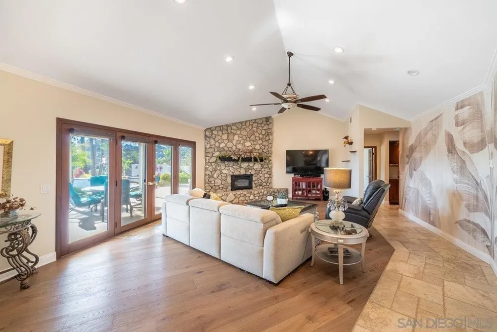 33 Gateview Fallbrook, CA 92028