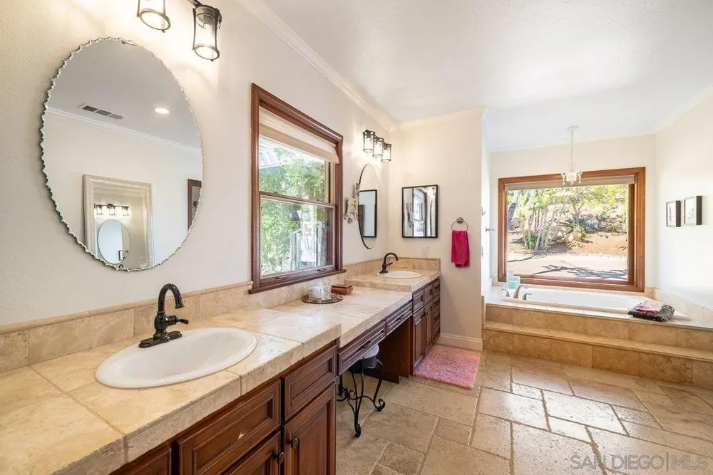 33 Gateview Fallbrook, CA 92028