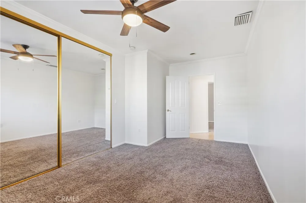 10832 Huston North Hollywood, CA 91601