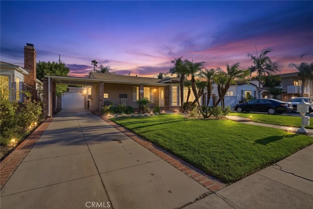 10832 Huston North Hollywood, CA 91601