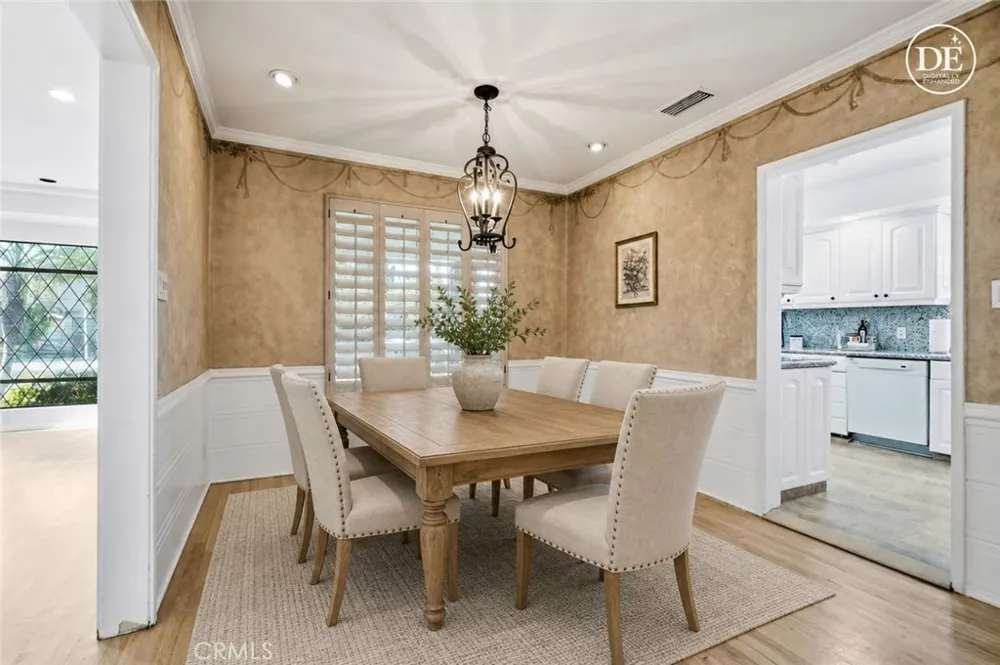 10832 Huston North Hollywood, CA 91601
