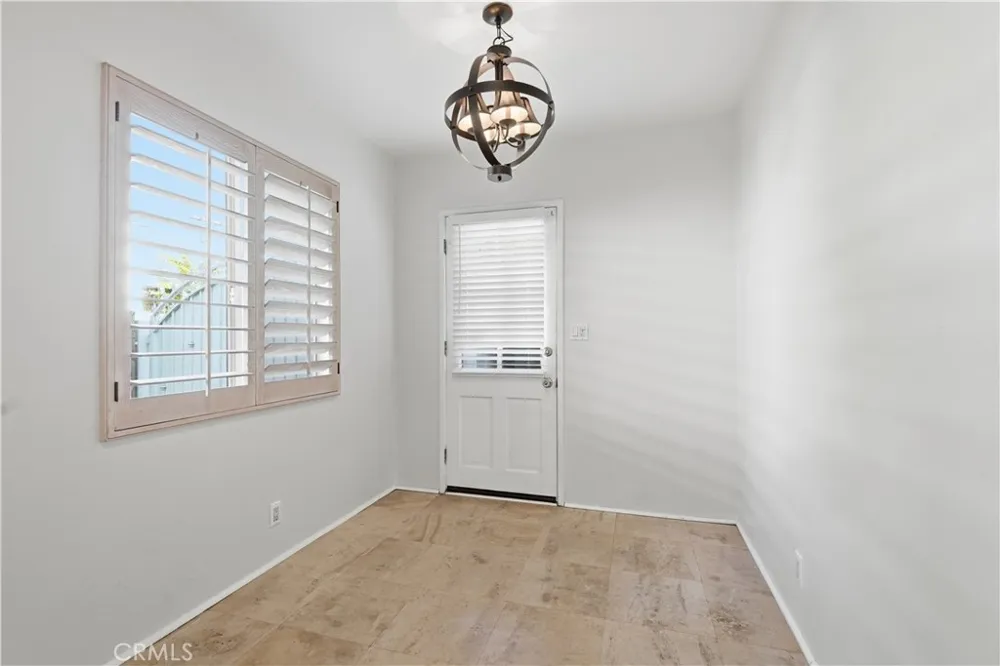 10832 Huston North Hollywood, CA 91601