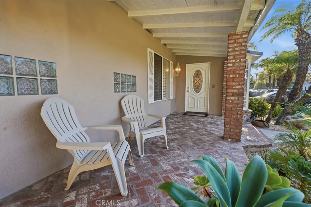 10832 Huston North Hollywood, CA 91601