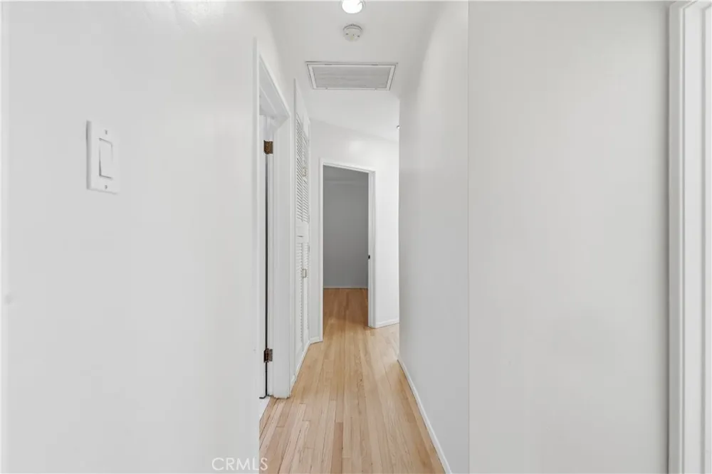 10832 Huston North Hollywood, CA 91601