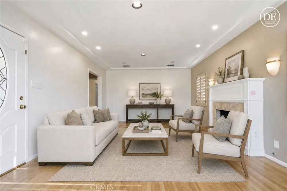 10832 Huston North Hollywood, CA 91601