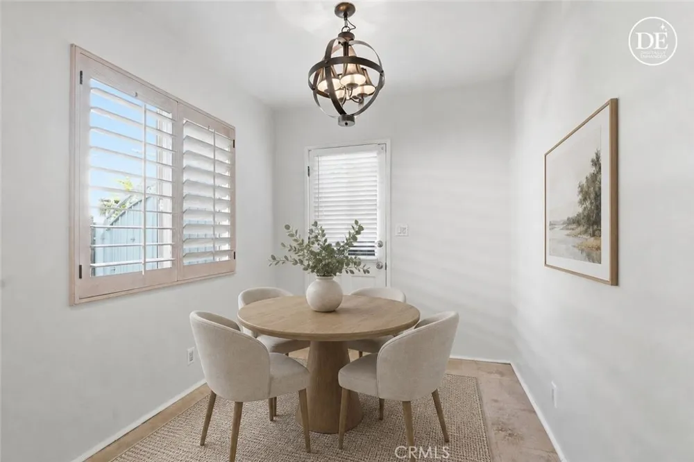 10832 Huston North Hollywood, CA 91601
