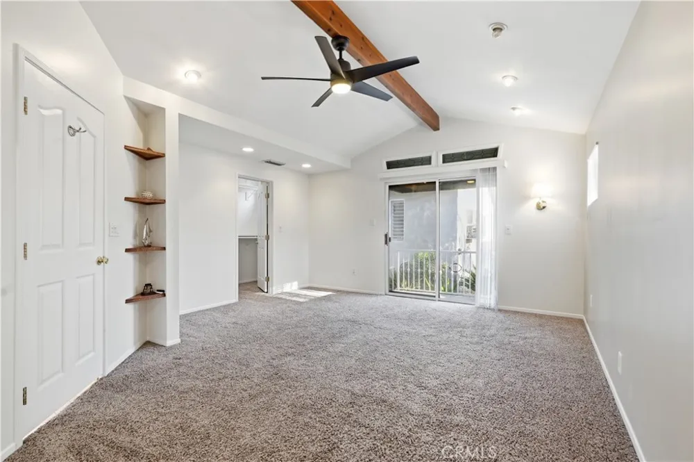 10832 Huston North Hollywood, CA 91601