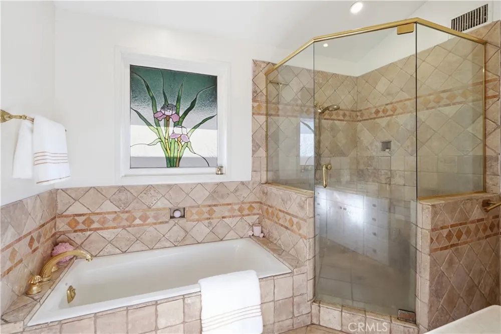 10832 Huston North Hollywood, CA 91601