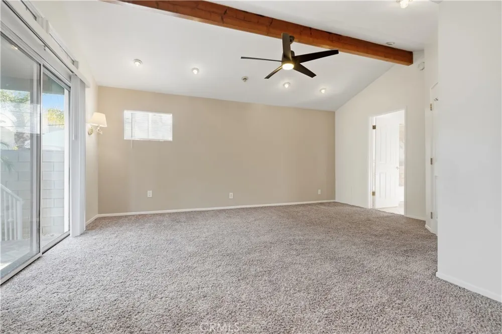 10832 Huston North Hollywood, CA 91601