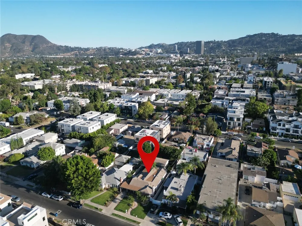 10832 Huston North Hollywood, CA 91601