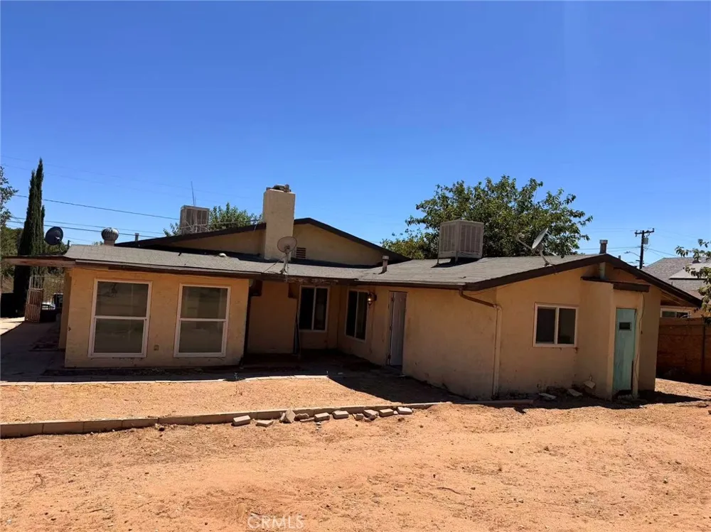 16326 Molino Dr. Victorville, CA 92395