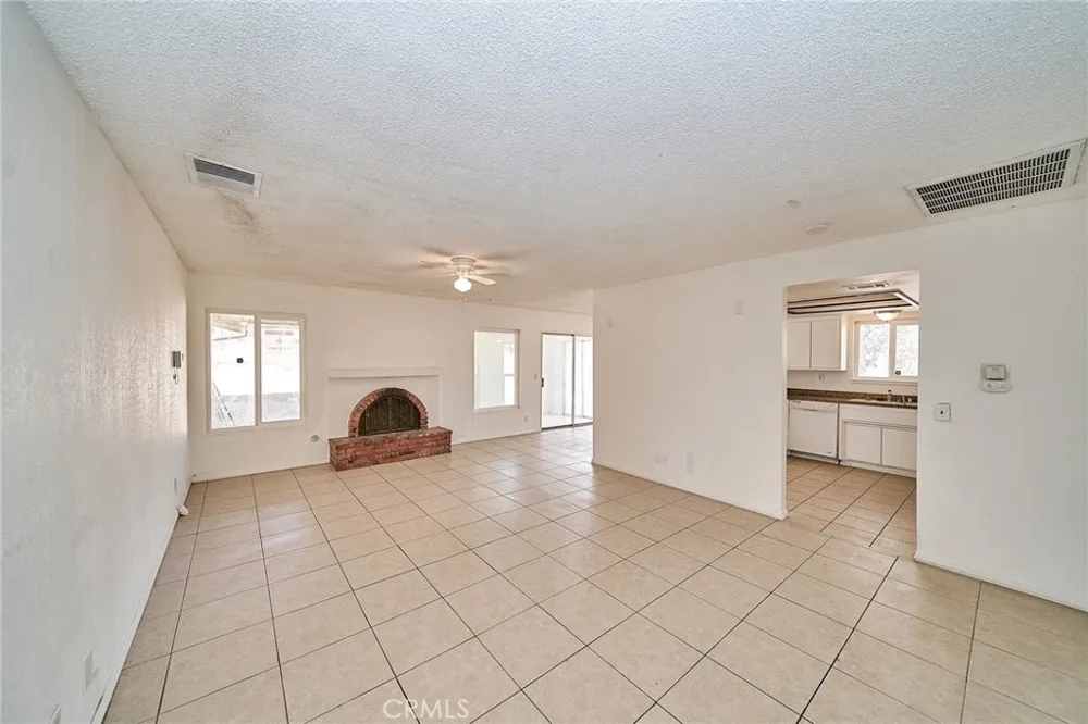 16326 Molino Dr. Victorville, CA 92395