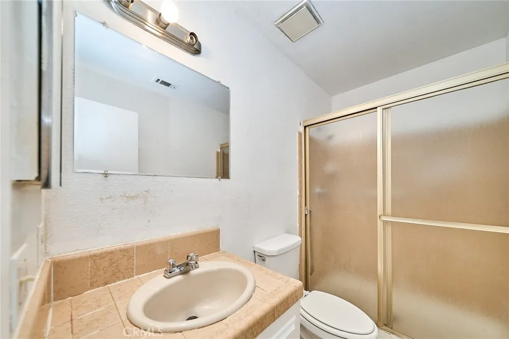 16326 Molino Dr. Victorville, CA 92395