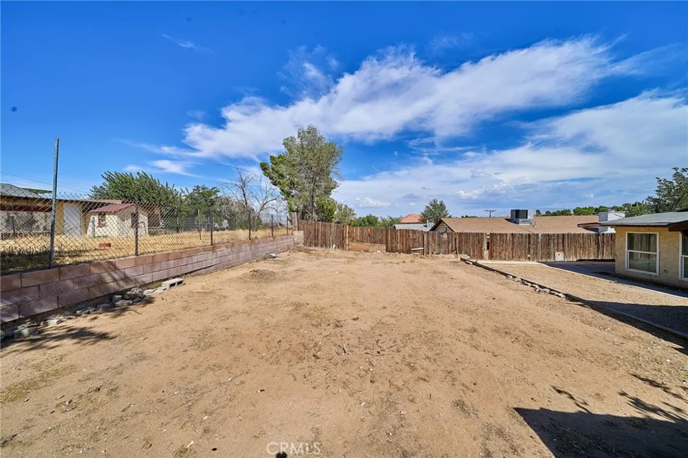 16326 Molino Dr. Victorville, CA 92395