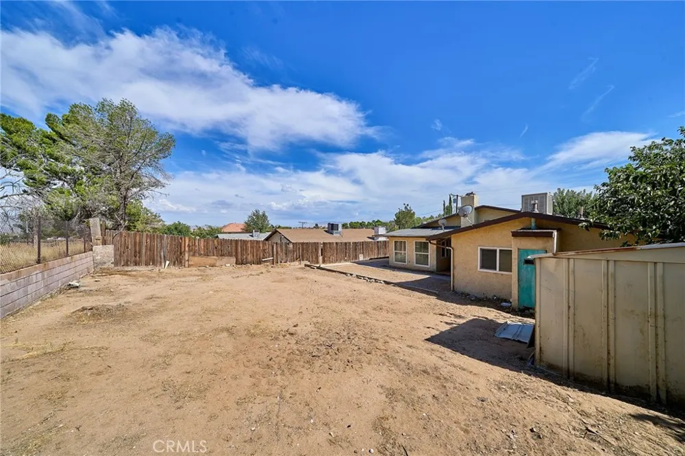 16326 Molino Dr. Victorville, CA 92395