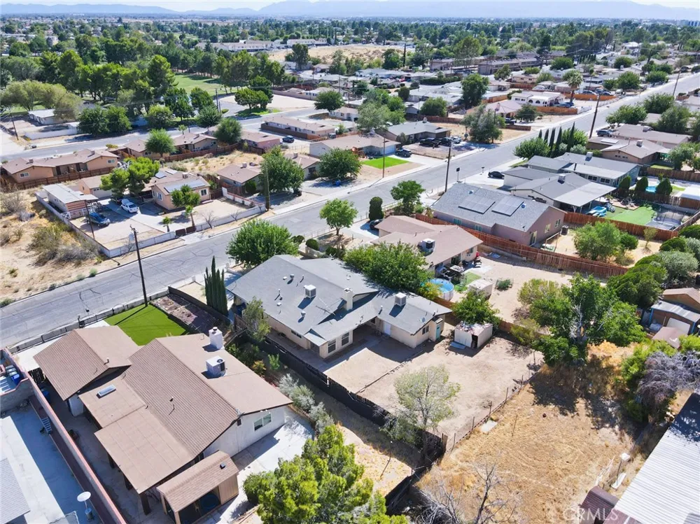16326 Molino Dr. Victorville, CA 92395