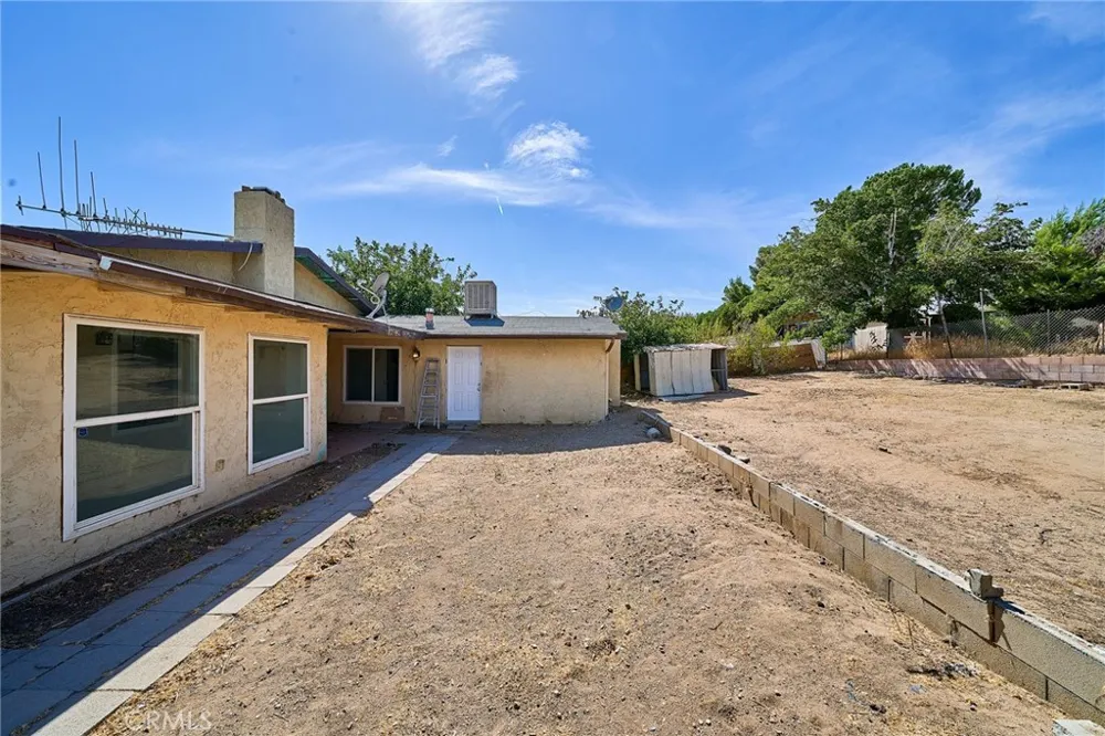 16326 Molino Dr. Victorville, CA 92395
