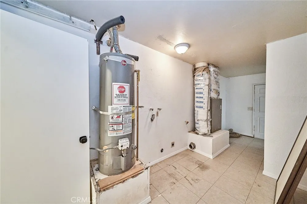 16326 Molino Dr. Victorville, CA 92395