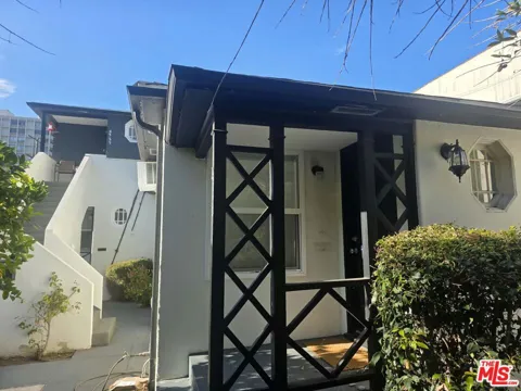 4331 Avocado Street