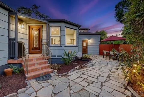 3381 Mountain View