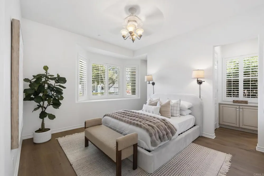 647 Lynwood Dr Encinitas, CA 92024