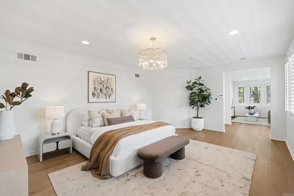 647 Lynwood Dr Encinitas, CA 92024